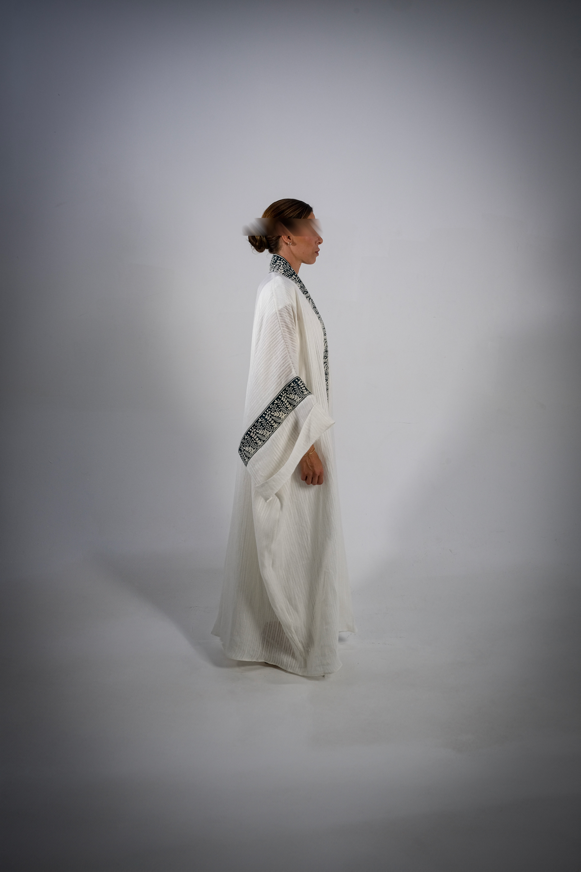 ZAFRAN- White Linen Abaya