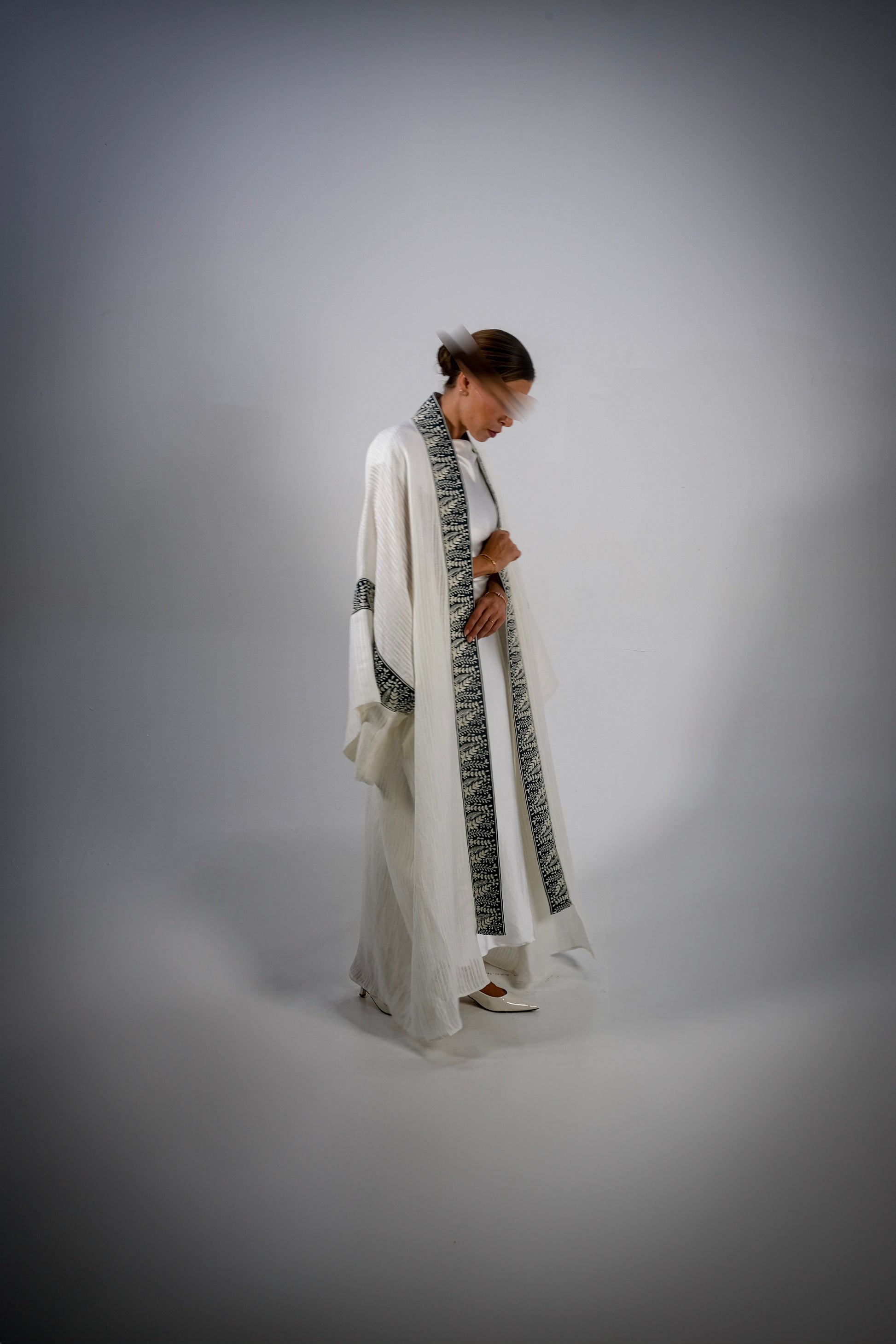 ZAFRAN- White Linen Abaya