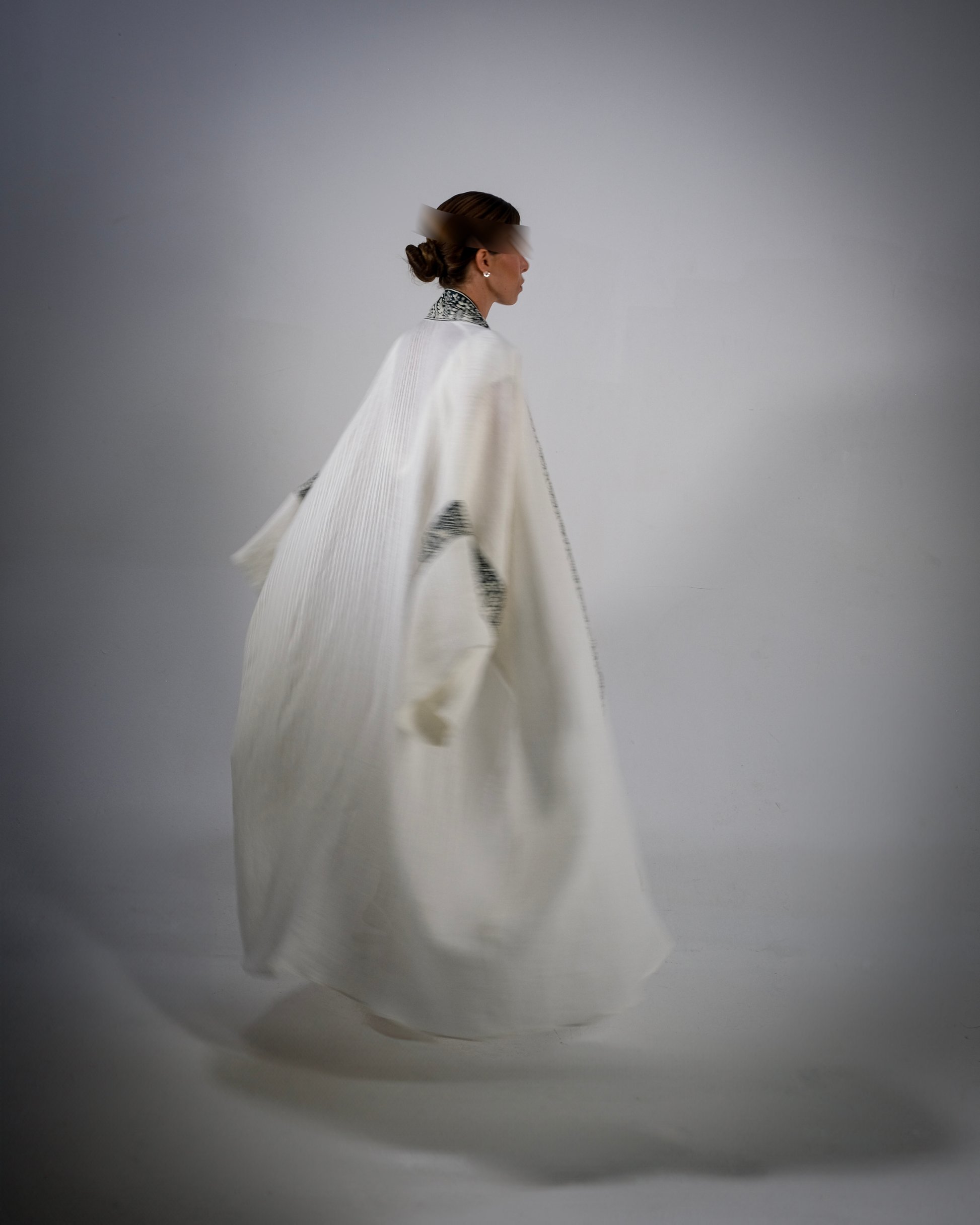 ZAFRAN- White Linen Abaya